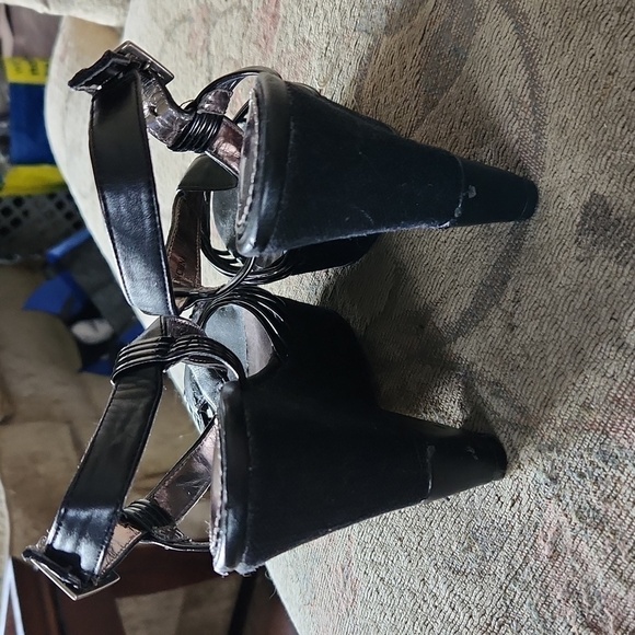 Black Sandal Wedges by Charles David size 5 - Picture 4 of 6